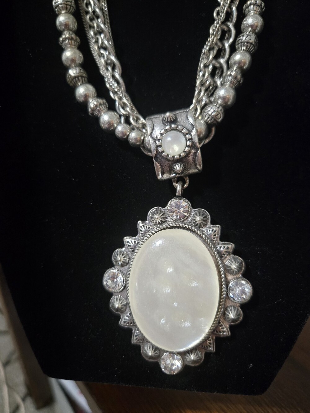 Mother-of-Pearl Oval Pendant Necklace - Silver Tone